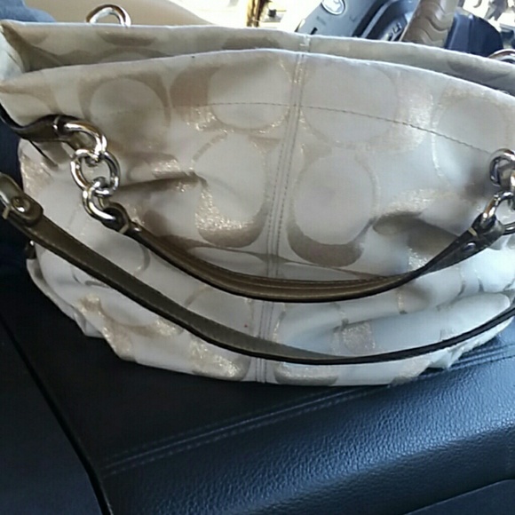 Coach Handbags - COACH Purse